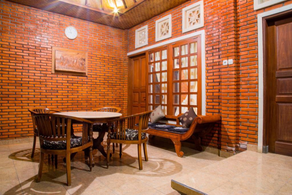 Ari La Homestay Ubud  Bagian luar foto